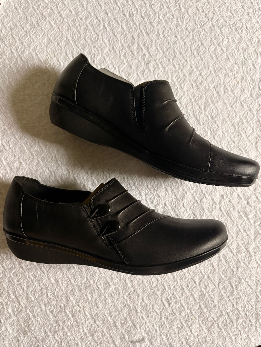 Clarks Everlay Romy Black Slip-On Leather Women’s Loafers 8.5 New!
